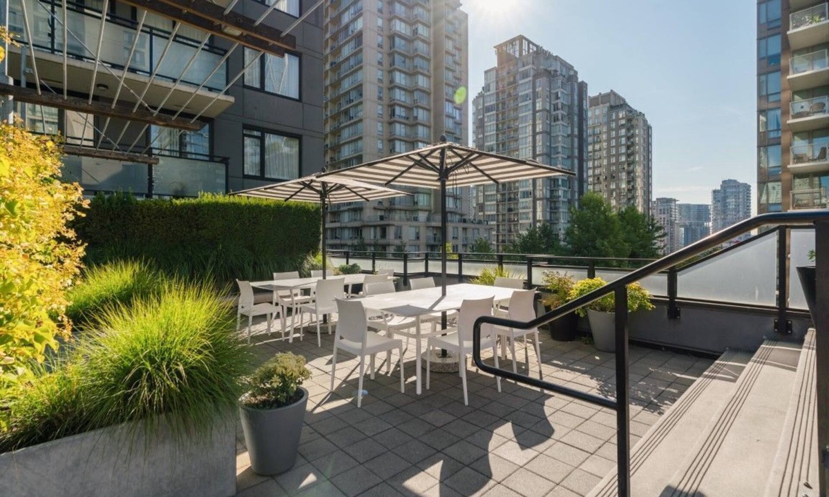 Central Apartment | Executive 1BR Yaletown Suite w/Balcony & Views