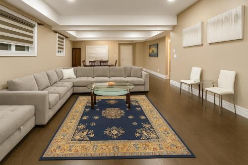 Windsor Apartment | Executive 2BR Lower Suite Private & Spacious Close to USA Border