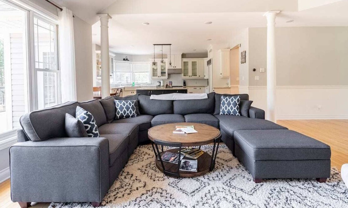 Utterson House | Executive Family Friendly Home in the Muskokas
