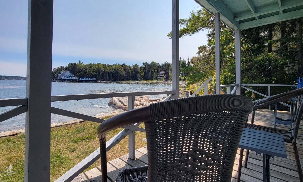 Southport Cottage | Experience coastal living at Sea Mist, a 4-bedroom retreat in beautiful Southport, ME.