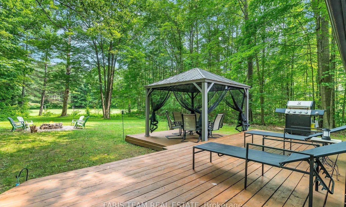 Washago Cottage | Experience True Comfort: Modern Riverfront Cottage in Orillia Country (Washago)
