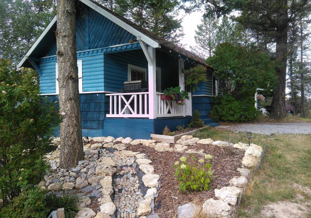 East Kootenay Hotel | Fairmont Mountain Bungalows