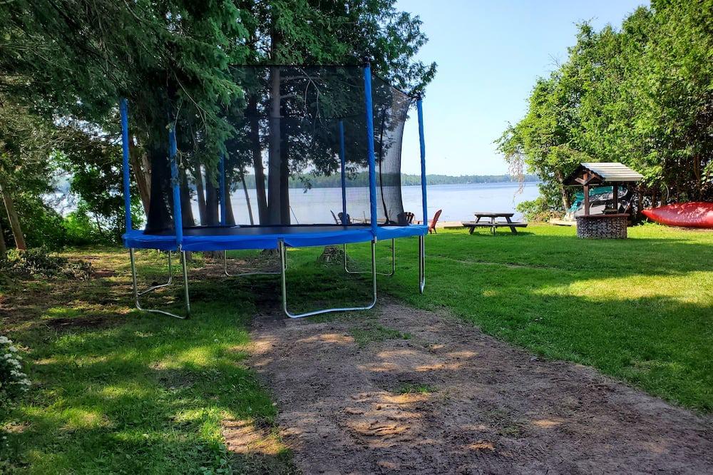 Kirkfield Cottage | Family Friendly Water Front Cottage Near GTA