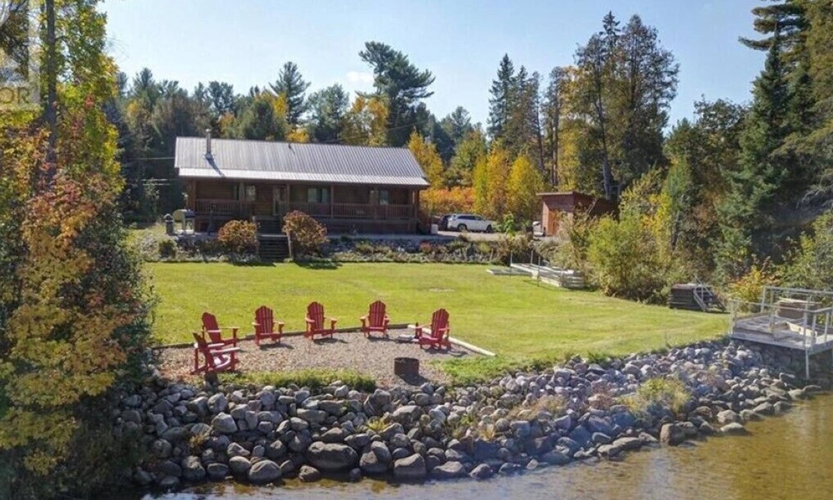 Golden Lake Cottage | Family Oriented waterfront Log Cabin with hot tub