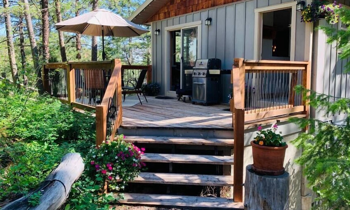 Okanagan-Similkameen Other | Farm Chic Cottage with PRIVATE OUTDOOR SPA