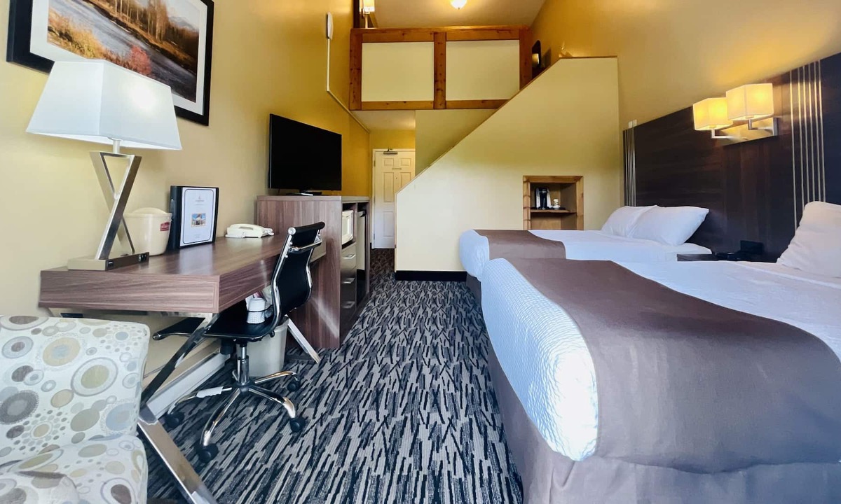Fernie House | Fernie Stanford Hotel & Resort - Family Suite