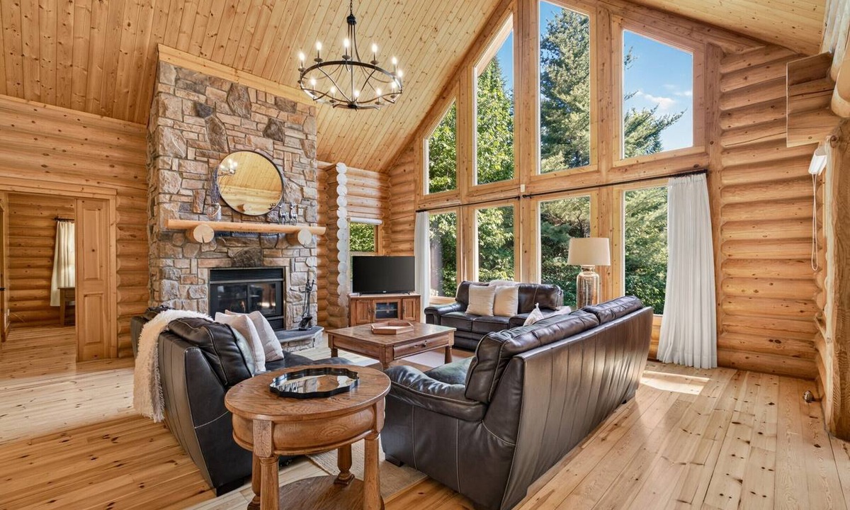 Fiddler Lake Resort House | Fiddler Lake Resort - Deer 47