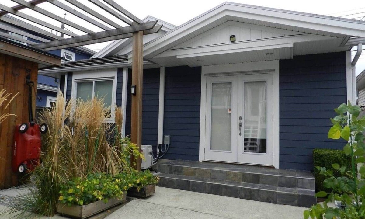 Renfrew-Collingwood House | Fifa 2026 prime location near PNE laneway home