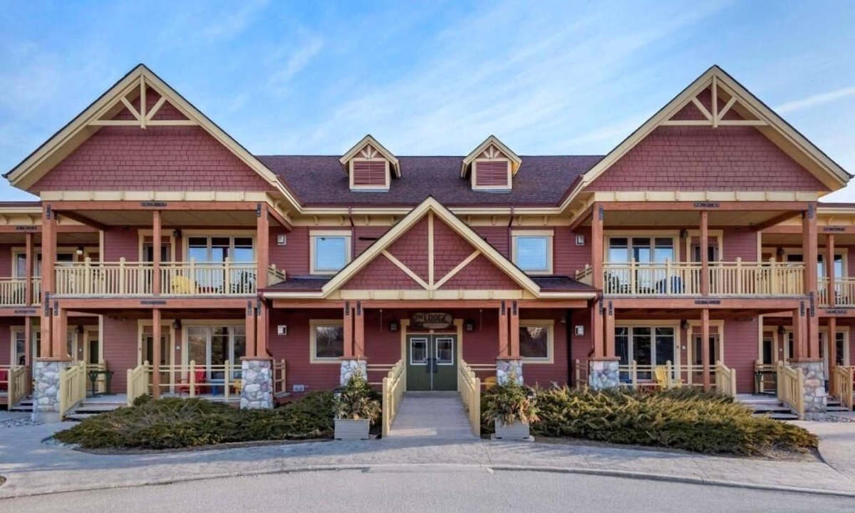 The Blue Mountains Hotel | Fireside Mountain Retreat w/Hot Tubs & Balcony l Near Blue Mountain Village