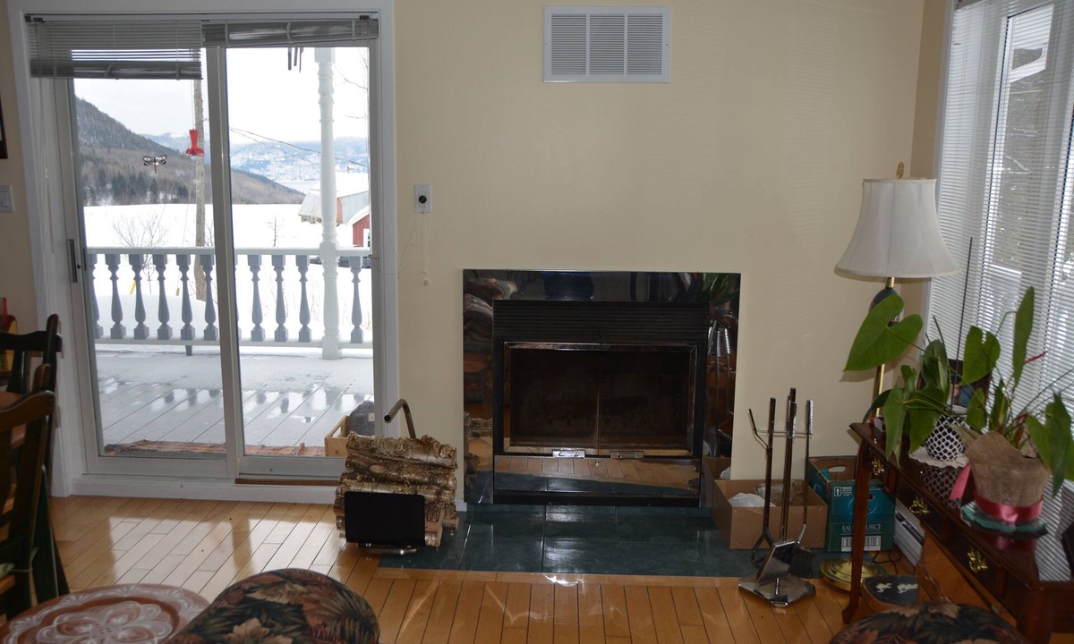 Sainte Rose du Nord Apartment | Fjord Saguenay View : Rustic House of the Fjord : #CITQ 135435
