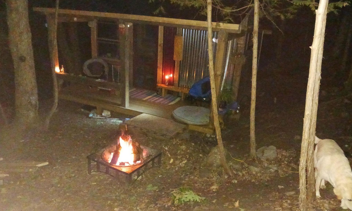 Rideau Lakes Boat Rental | Floating Bunkie Glamping @ Big Crosby Lake