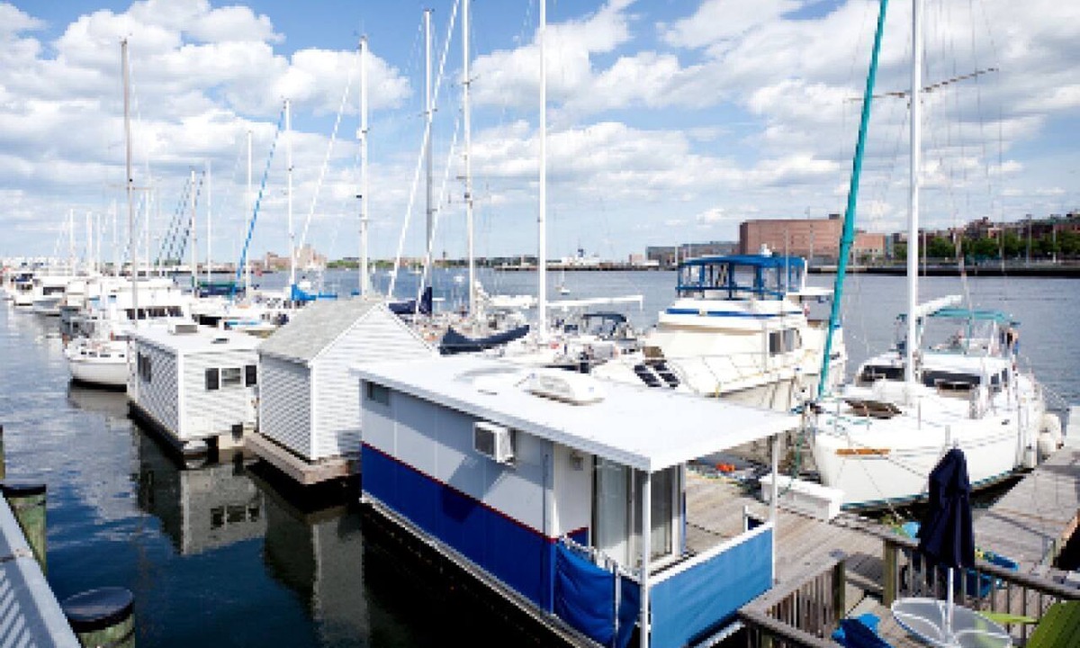 Thompson Square - Bunker Hill Boat Rental | Floating Cabin Perfect for a Unique Getaway to Boston, Massachusetts