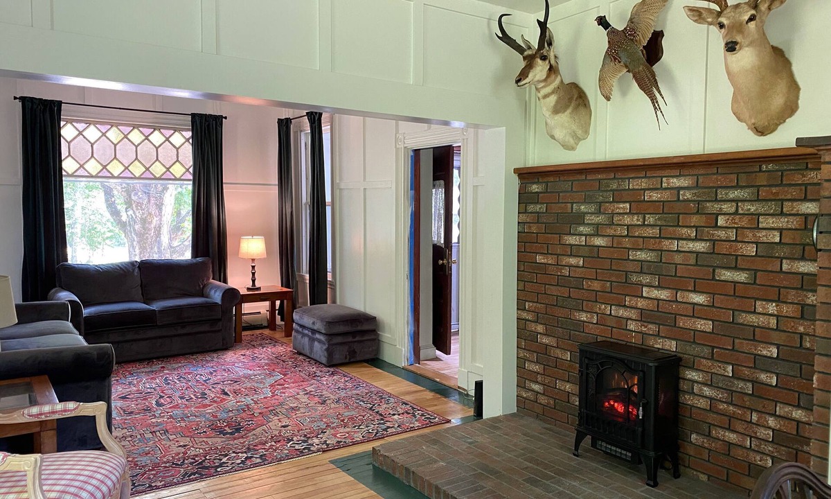 Greenville House | Fox Hall - Walk to Moosehead Lake Access & Town - Hike/ATV/Boat/Kayak/Etc