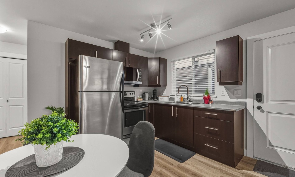Langford House | Fully Furnished Suite in Westhills, Langford, BC