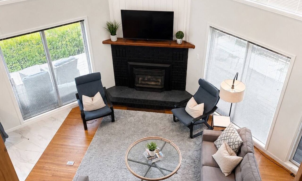 Southampton House | Fully Stocked Southampton Cottage with Kayaks/Bikes/Fire Pit/Close to Beach