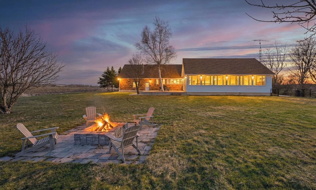 Caledon House | Fun Villa | Pool, Theatre, Gym & BBQ | Sleep 14
