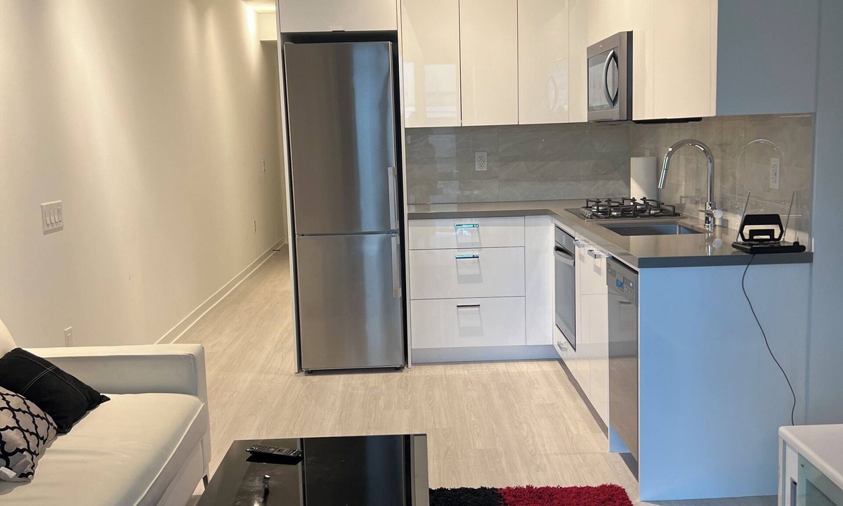 Grange Park Condo | Furnished Downtown Toronto Condo next to Mt Sinai, Ocadu and U of T.