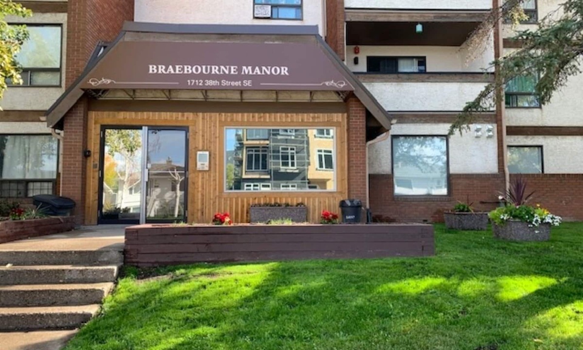 Forest Lawn Condo | Furnished One Bedroom Condo
