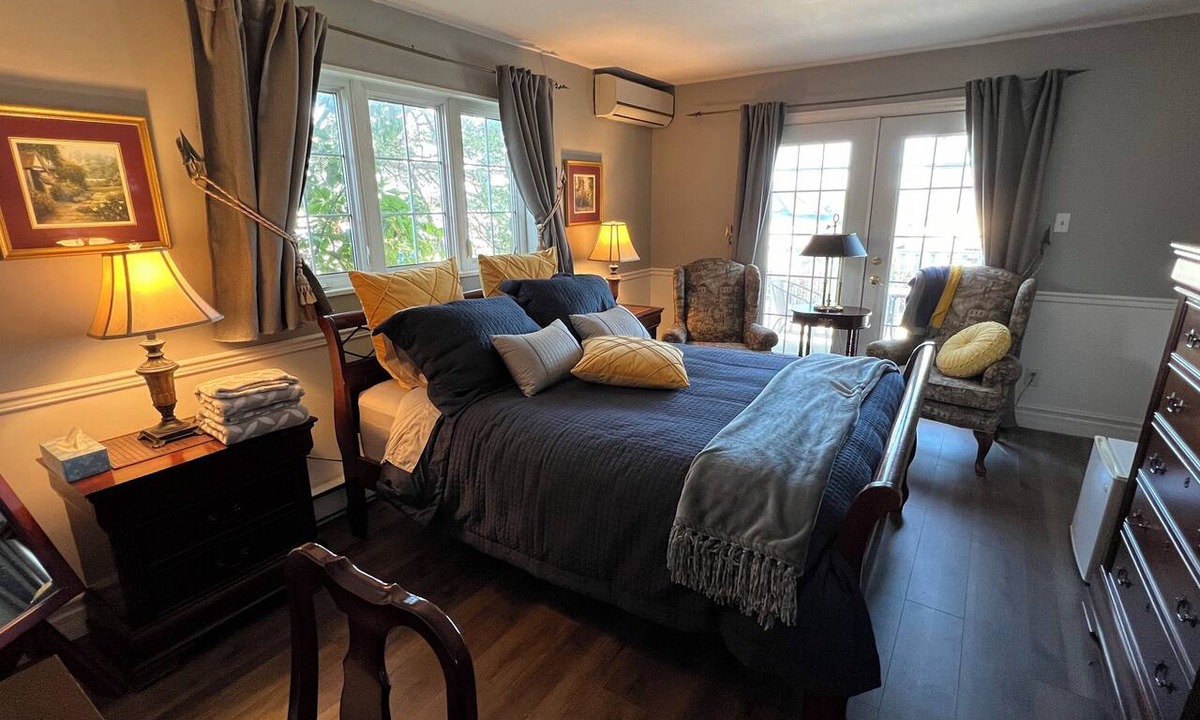 Sherbrooke Bed & Breakfast | Gîte du Caméléon