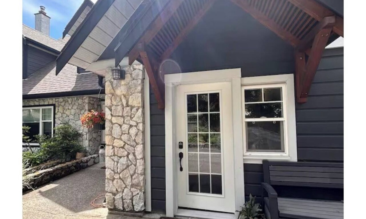 Saanich East House | Garry Oak Meadows