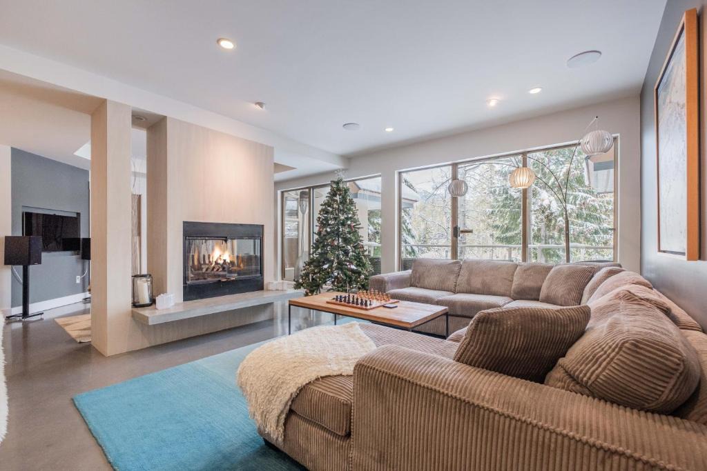 Blackcomb House | Gleneagles 13 by Outpost Whistler