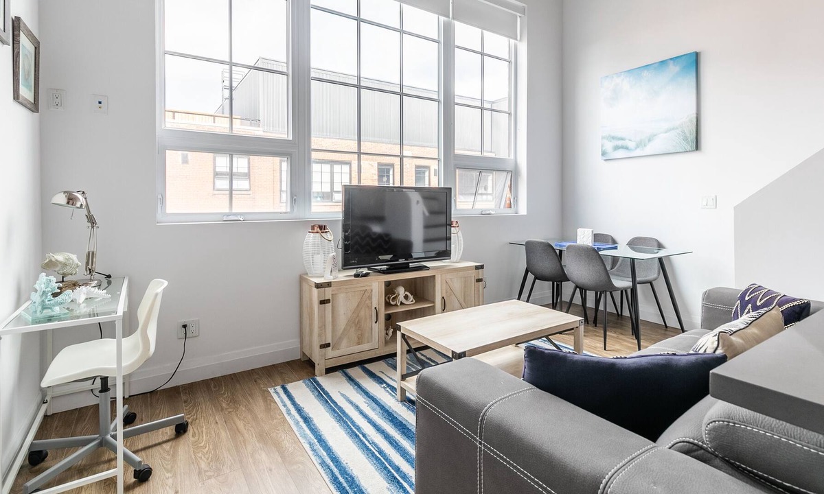 Kirkendall North Apartment | GLOBALSTAY . 2BR 2 STOREY LOFT. Free Parking.Gym