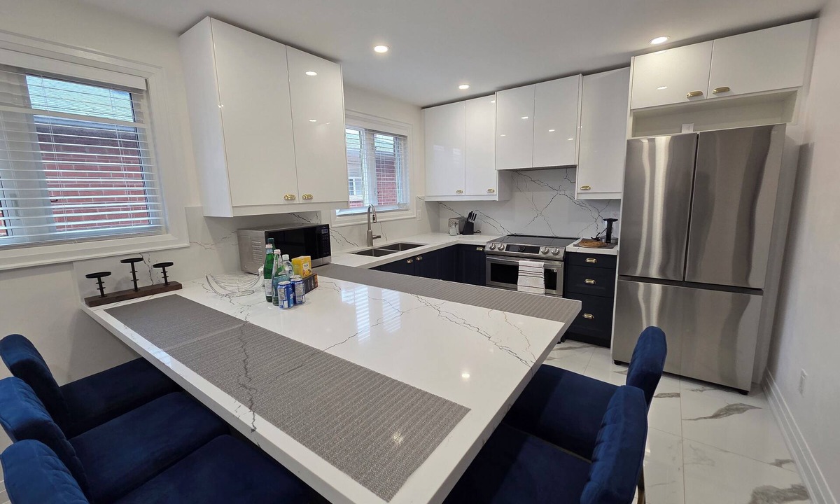 Malton House | Gorgeous Home near Pearson Airport
