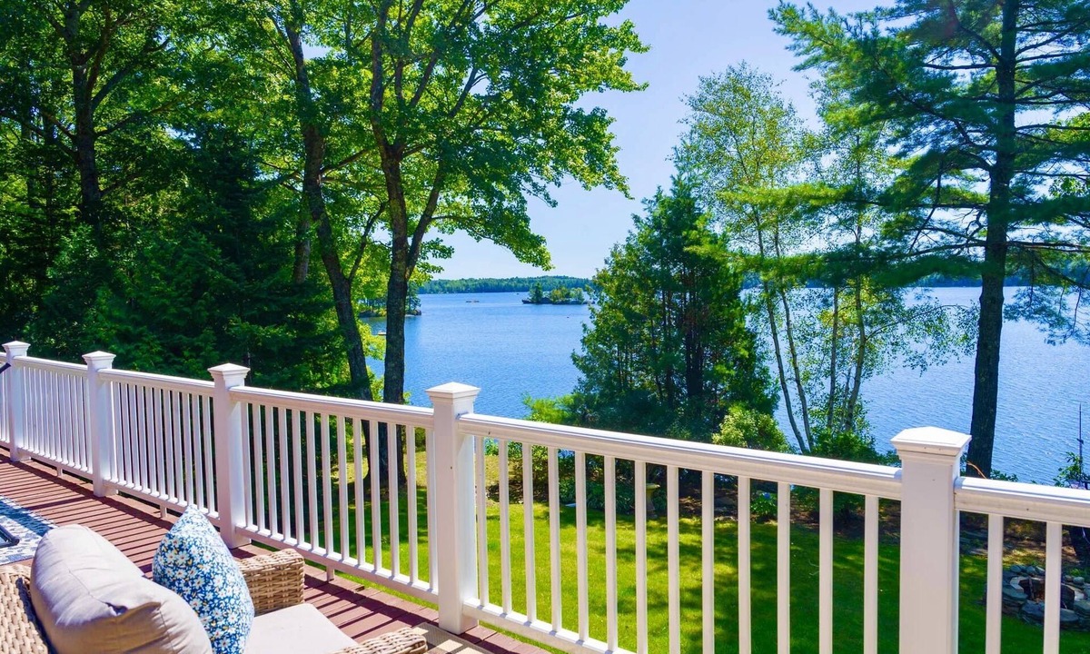 Franklin House | Gorgeous Lakefront-Close to Acadia "Schoodic+Bar Harbor" 4 Kayaks Included-Pets