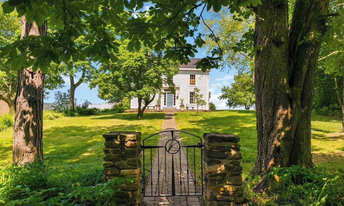 Grand Pre House | GowanBrae Grand Pre - A 250-Year-Old Estate
