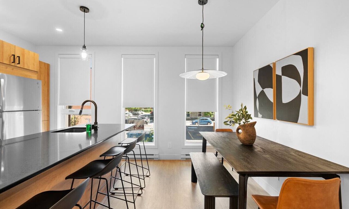 Plateau Mont Royal Apartment | Grand New 2bdr in Habitat Plateau by Denstays