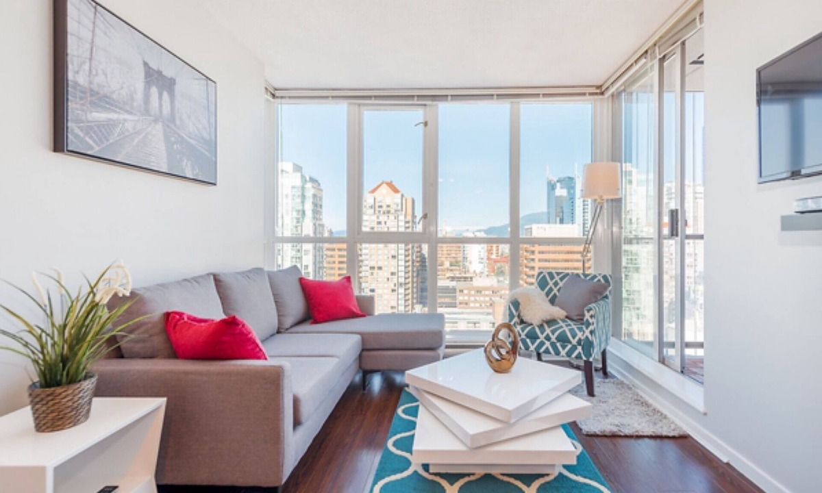 Downtown Vancouver Apartment | Granville Street Gem - 1 Bedroom & Den (B2)
