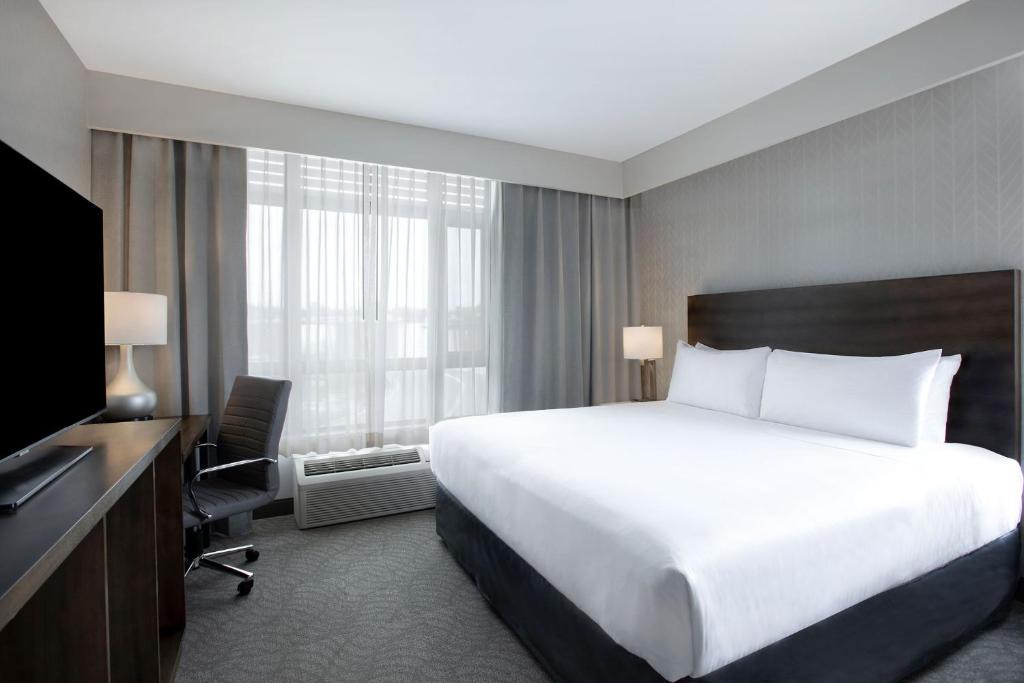 Scugog Hotel | Great Blue Heron Hotel