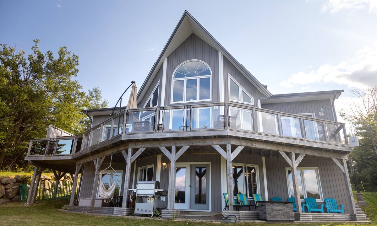 Head of Jeddore House | Group private water front, kayaking, wildlife, surfing, fresh ocean air and fun.