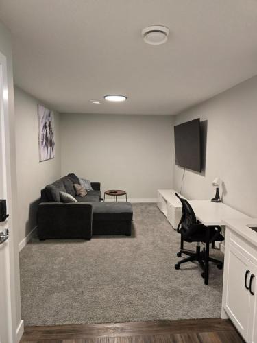 Southwest Calgary Apartment | Guest Suite in Southwest Calgary