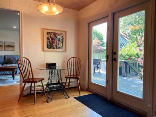 Wellington House | Gwyn Haven - Spacious Charming Century Home in Wellington