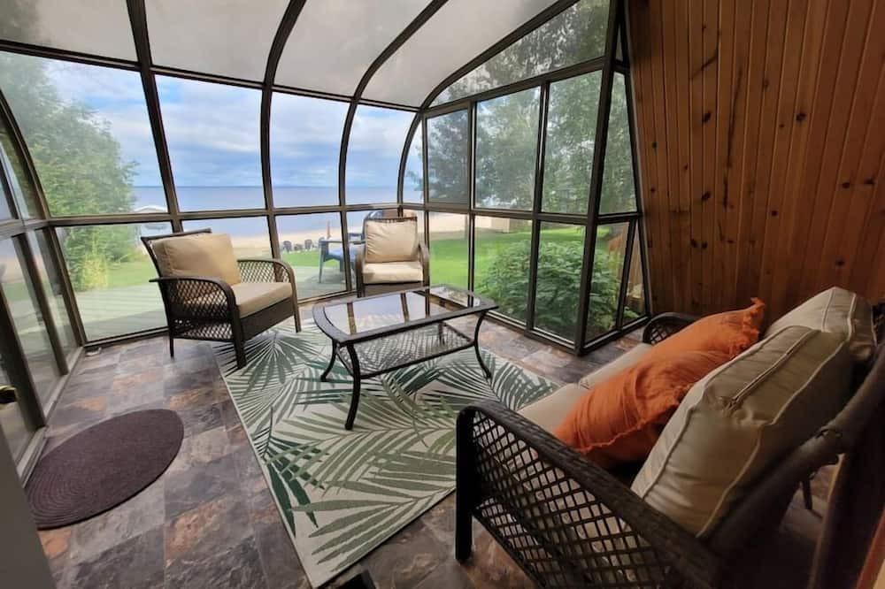 St. Felicien Ski Chalet | Hôtel à la maison - Chalet le Jeannot, vue et lac