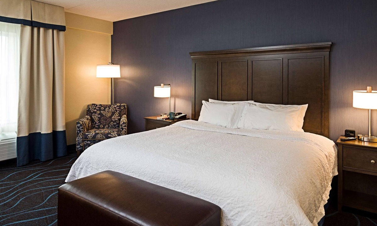 Ottawa Division Hotel | Hampton Inn by Hilton Ottawa Airport, ON, CN