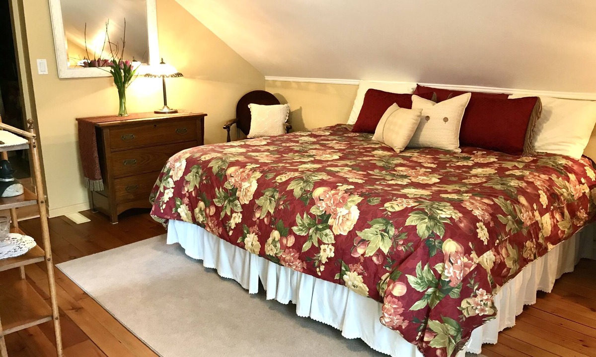 Stratford Bed & Breakfast | Hathaways Cottage. A Stratford Bed & Breakfast