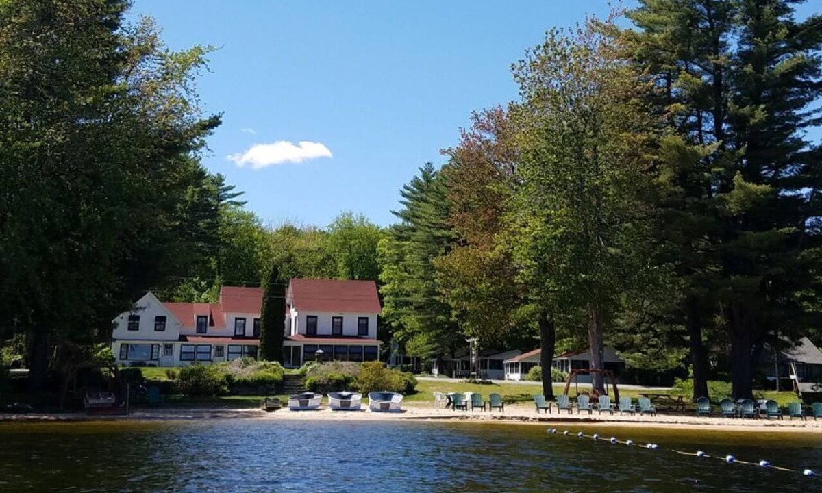 North Sebago Apartment | Haven Apartment-Private Beach-Pets Welcome - Round Table Lodge, Sebago, Maine