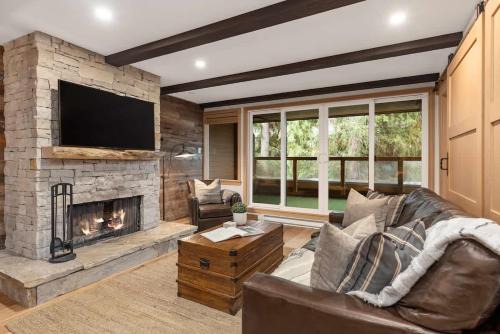 Whistler Village House | Hearthstone Lodge 2 | Stylish Cental Village Condo Close to Lifts with Sauna & Parking