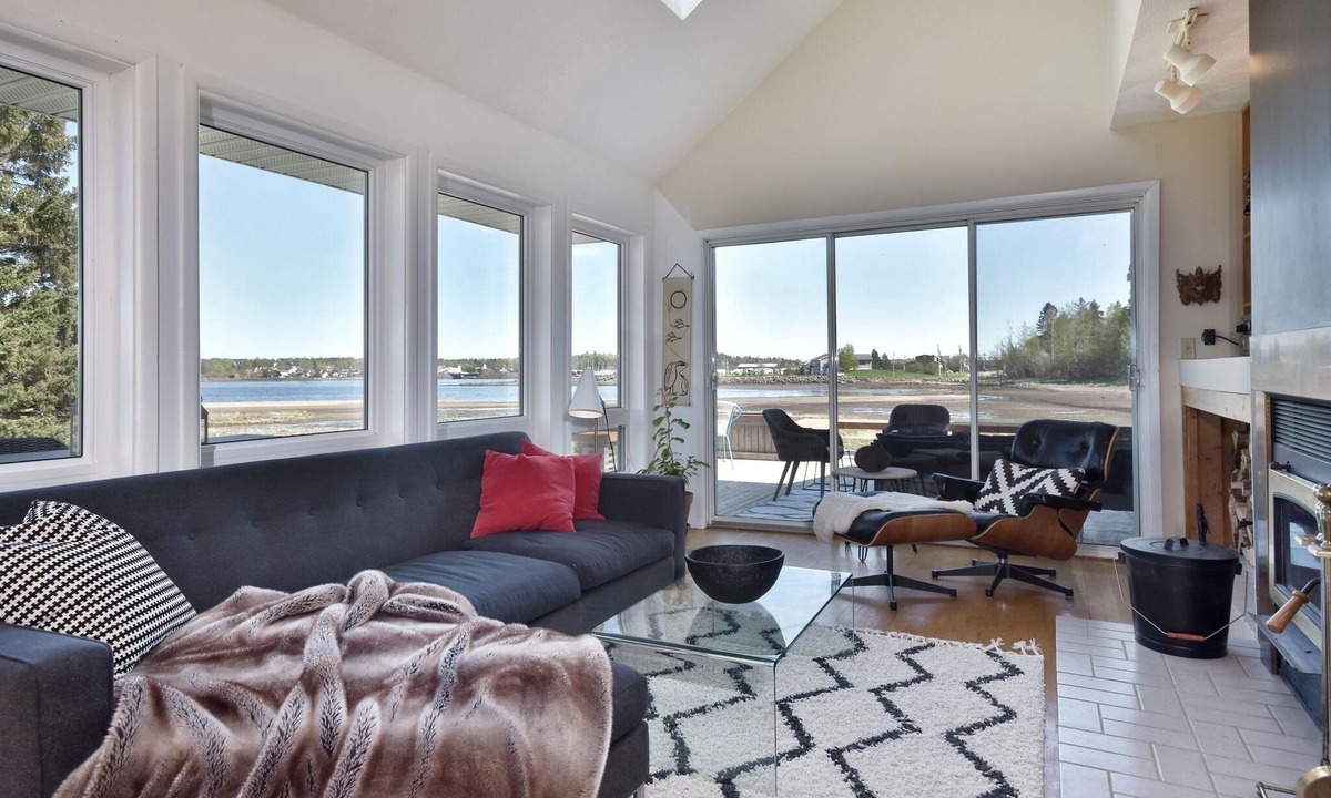 Shediac House | HERON HOUSE Oceanfront Beach Home Pool Private
