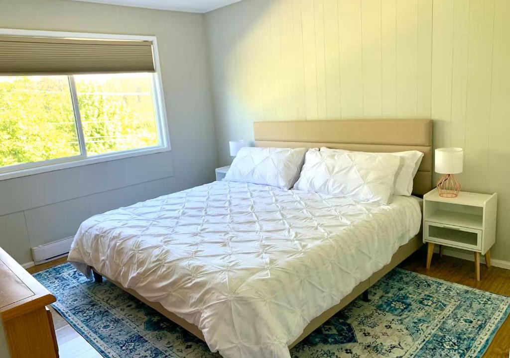 Coal Harbour Apartment | Hidden JEM - Your Home Away From Home