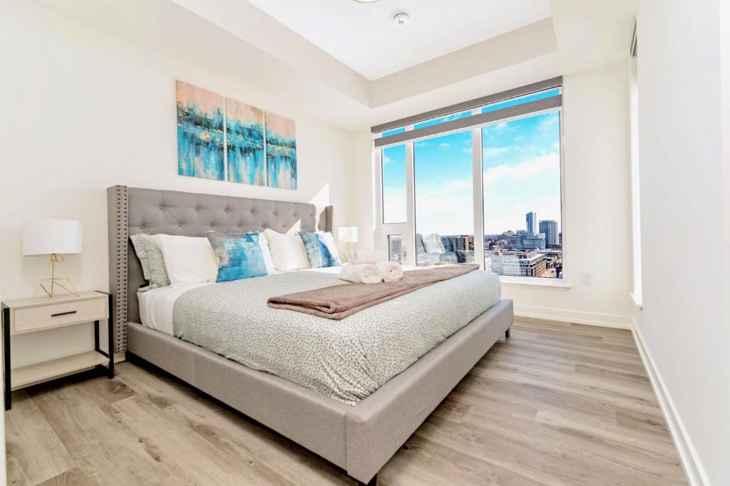 Kitchener Apartment | High Rise 1BR Building w Gorgeous Views