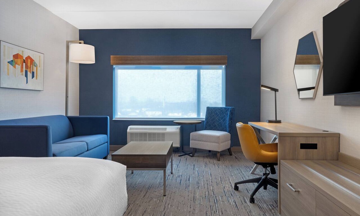 Saint Thomas Hotel | Holiday Inn Express & Suites St.Thomas by IHG