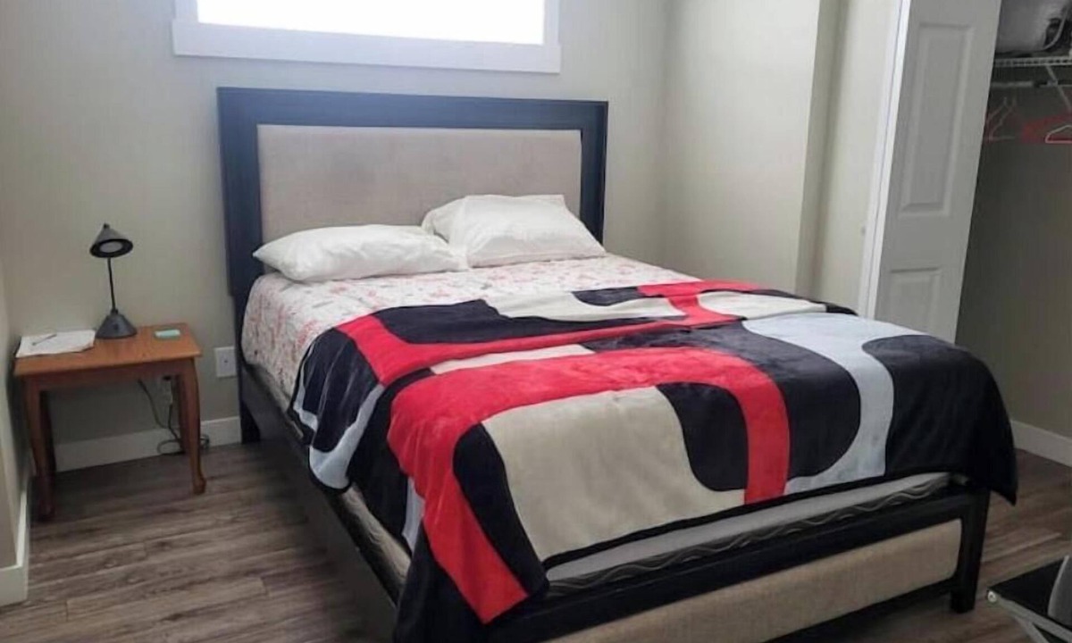 Regina House | Home of comfort with Insulated garage parking