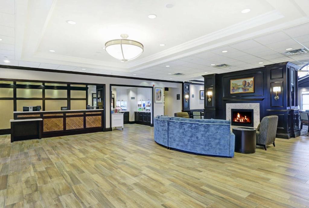 Cambridge Hotel | Homewood Suites by Hilton Cambridge-Waterloo, Ontario