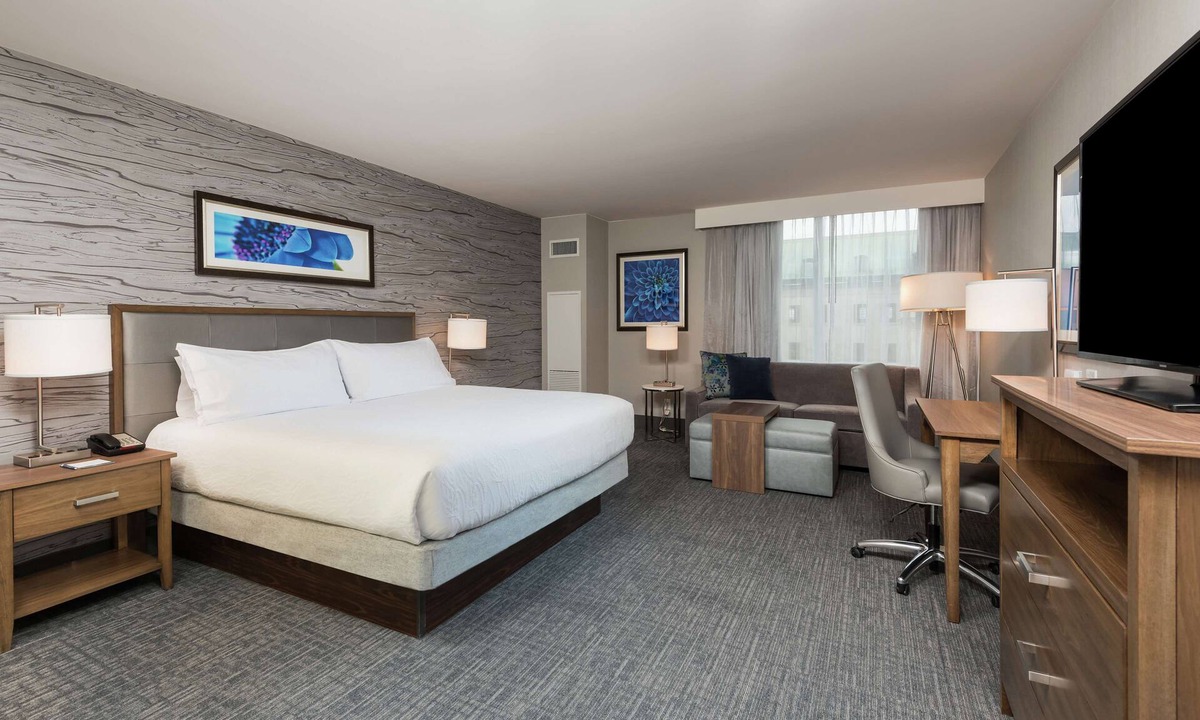 Byward Market - Parliament Hill Hotel | Homewood Suites by Hilton Ottawa Downtown