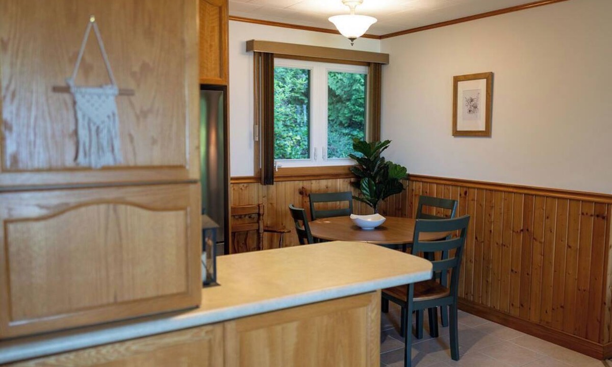 Kemble House | Huron Breeze Cottage