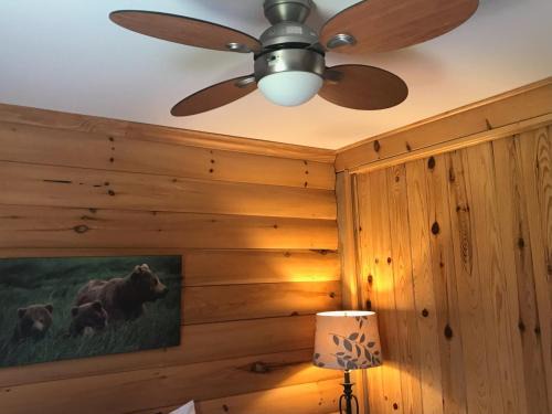 Purdy Bed & Breakfast | Hush Lodge and Cottages