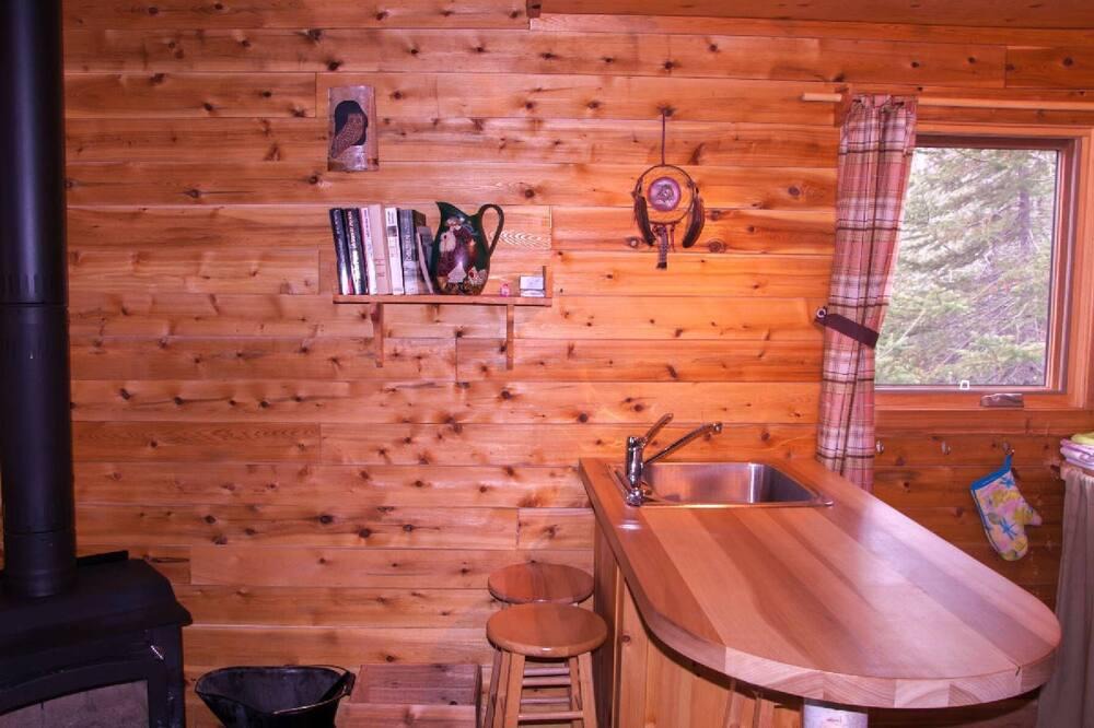 Wentworth-Nord Ski Chalet | In the heart of the Laurentians in the middle of nature with its lakes